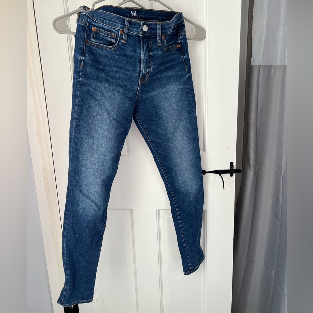 Gap jeans women’s size 4 true skinny